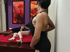 لاتینای جوان یاد می گیرد تحت هدایت بزرگترین سایت سکسی از blowjob بالغ خورد