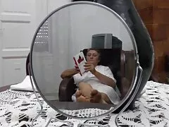 ستاره پورن معروفترین سایتهای سکسی یک کلاس جنسی را به مرد نشان می دهد
