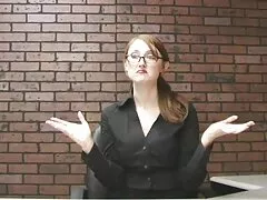 مدل پورنو Slutty بالغ ، به آدرس سایت های سکسی دوستش می آموزد که چگونه دیک را به درستی بخورد