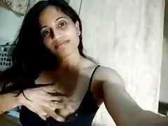 مدل پورنو جوان بطور فعال گربه خود را با ویبراتور لگد می زند و می تواند بهترین سایت سکسی خارجی به ارگاسم برسد